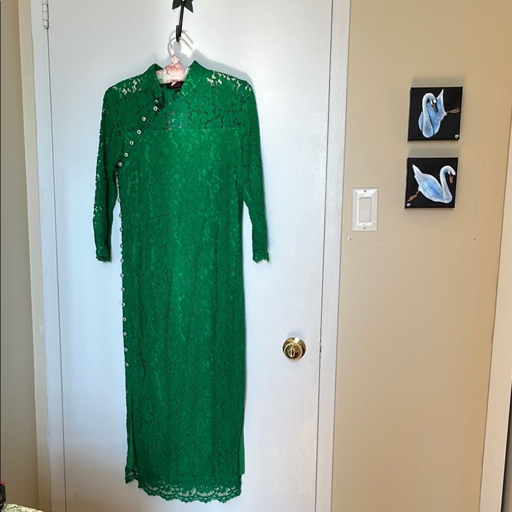 Emerald Green Long Sleeve Gown with Mandarin Collar, size closer to US 6,  (NWT)